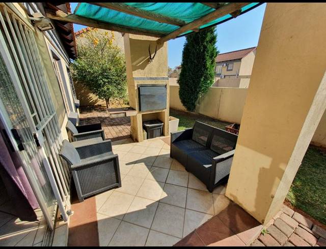 2 BEDROOM TOWNHOUSE FOR SALE IN ANNLIN